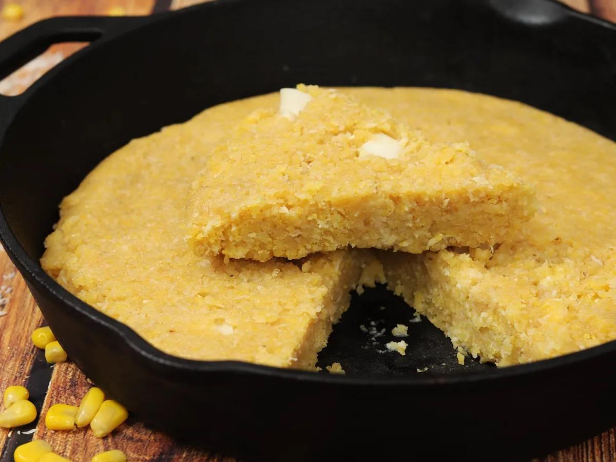 Pan de maíz y coco